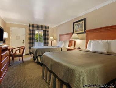 Travelodge By Wyndham Sylmar Ca Сан-Фернандо Экстерьер фото